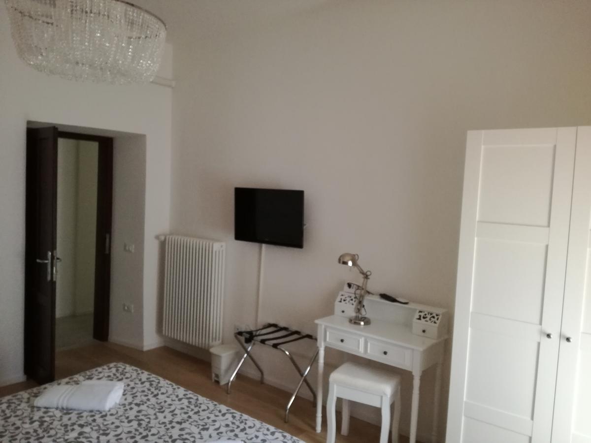 טרנטו Dante Rooms And Apartment מראה חיצוני תמונה