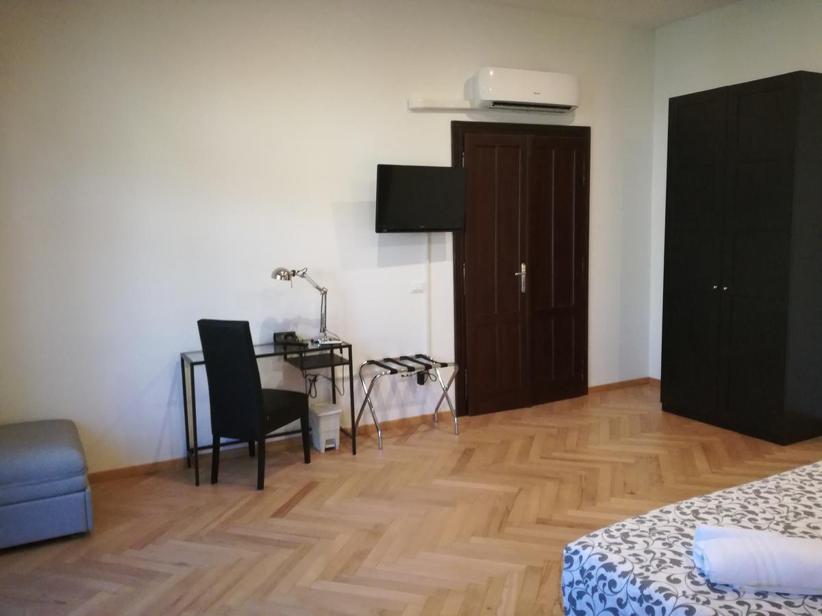 טרנטו Dante Rooms And Apartment מראה חיצוני תמונה