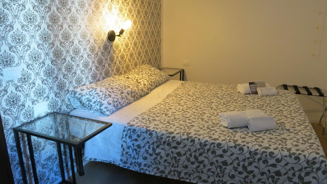 טרנטו Dante Rooms And Apartment מראה חיצוני תמונה