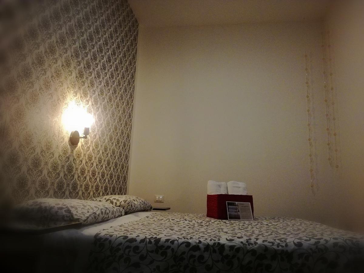 טרנטו Dante Rooms And Apartment מראה חיצוני תמונה