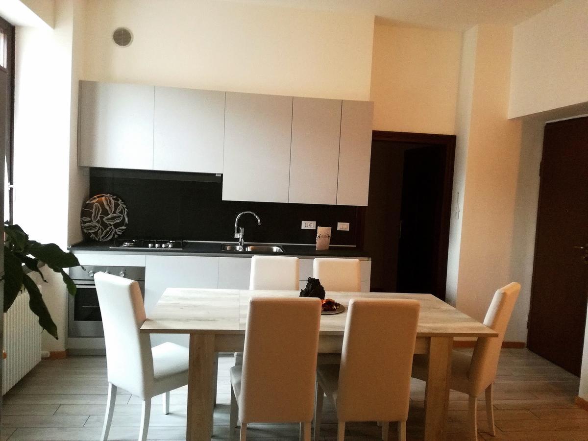 טרנטו Dante Rooms And Apartment מראה חיצוני תמונה