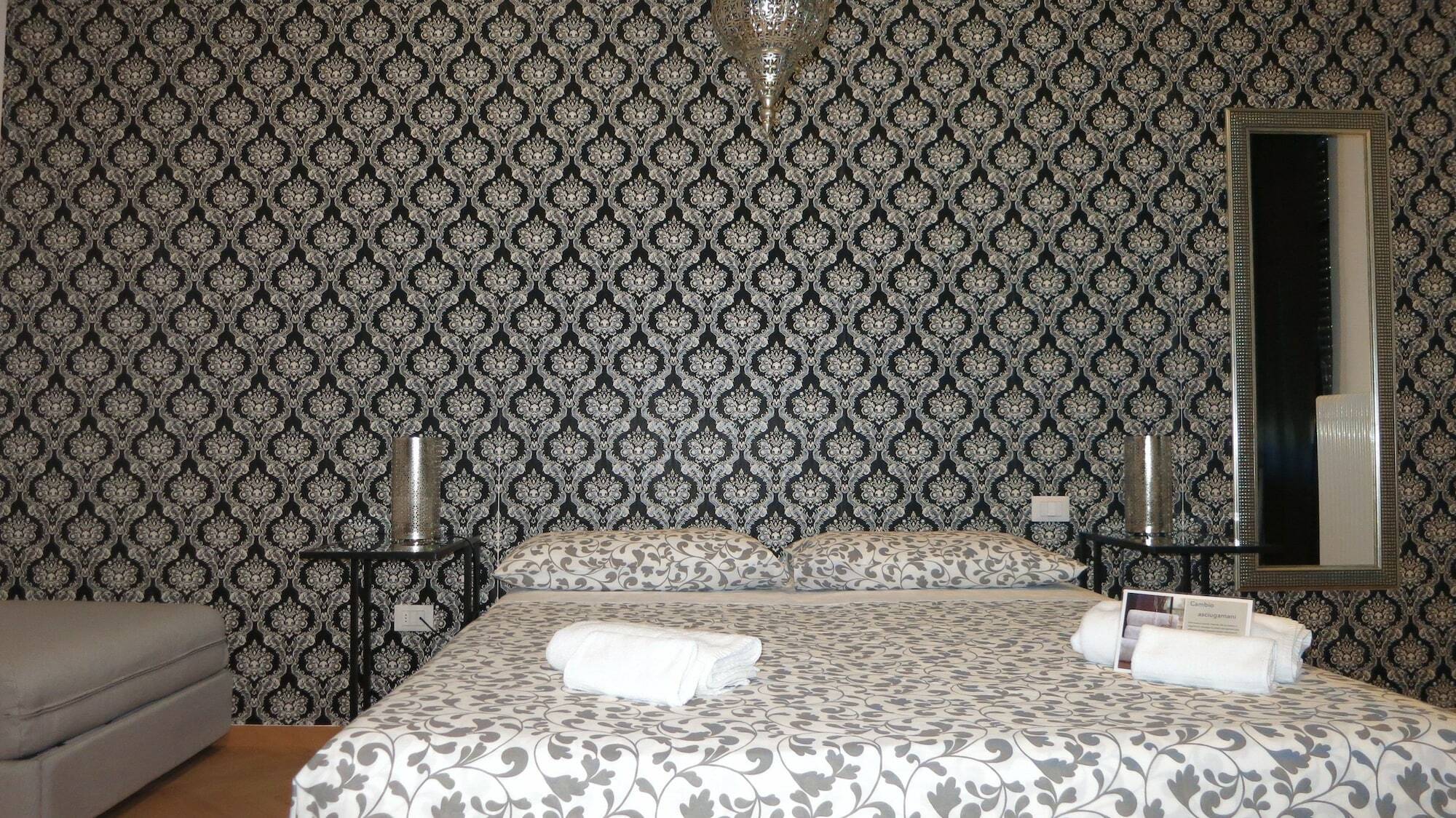 טרנטו Dante Rooms And Apartment מראה חיצוני תמונה